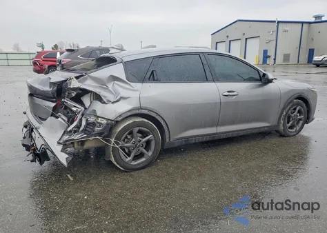 2025 Kia K4 Lx из США, поврежденный, VIN 3KPFT4DE8SE035541